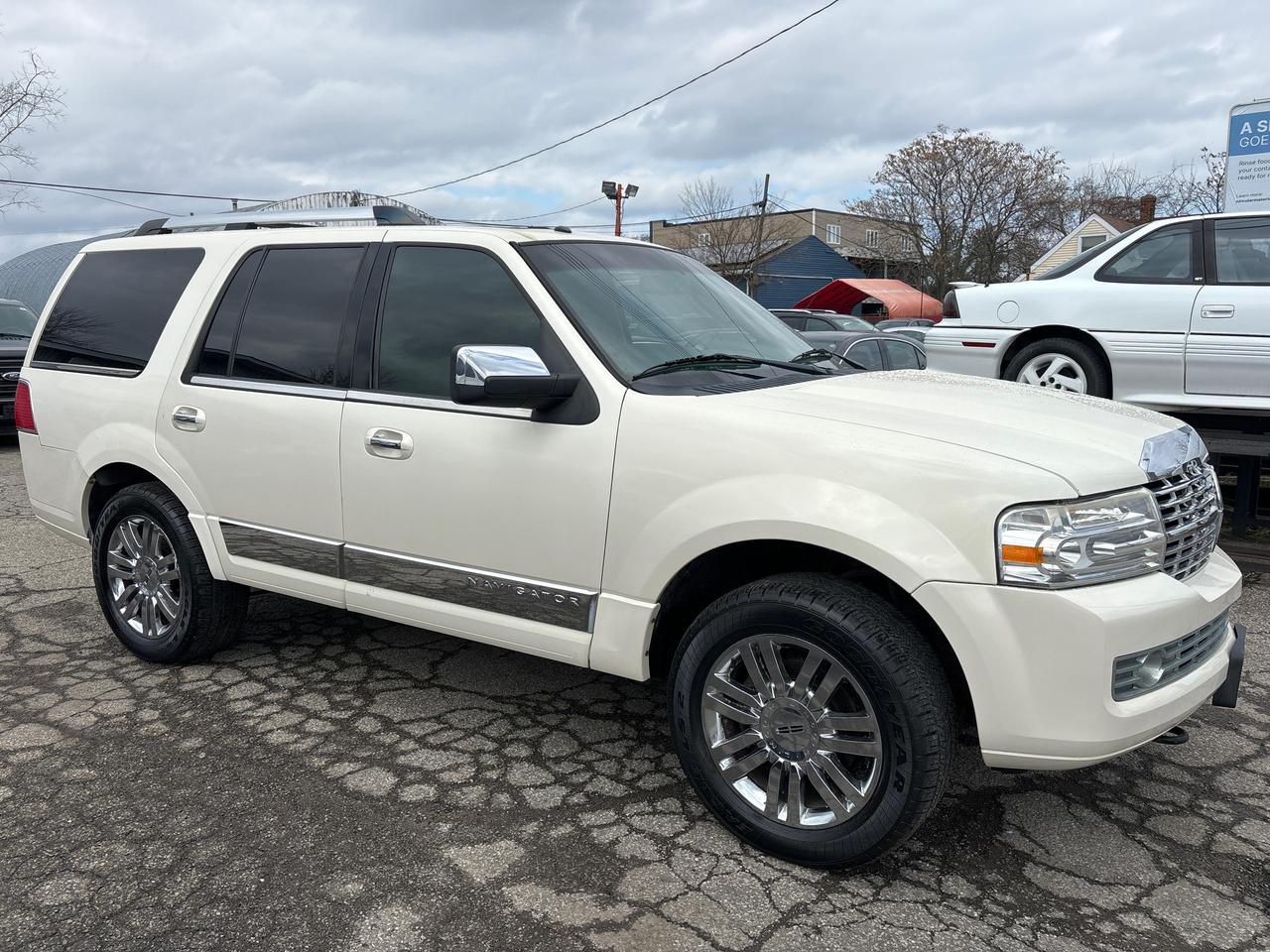 2008 Lincoln Navigator 4WD 4dr Ultimate Photo3