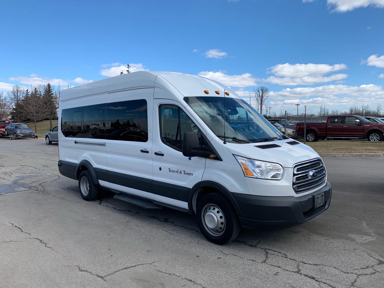 2017 Ford Transit XLT Photo5