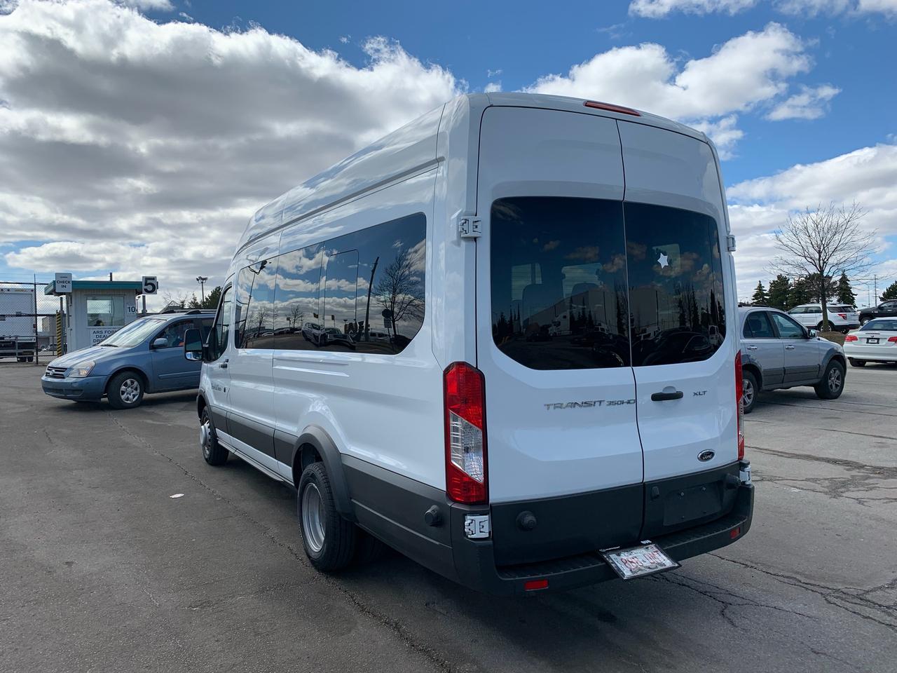 2017 Ford Transit XLT Photo