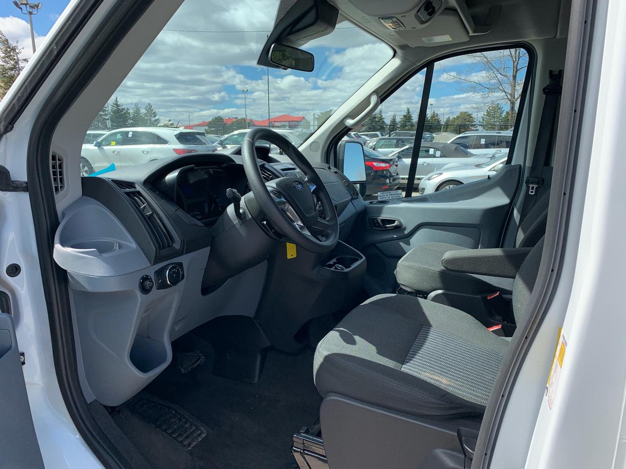 2017 Ford Transit XLT Photo