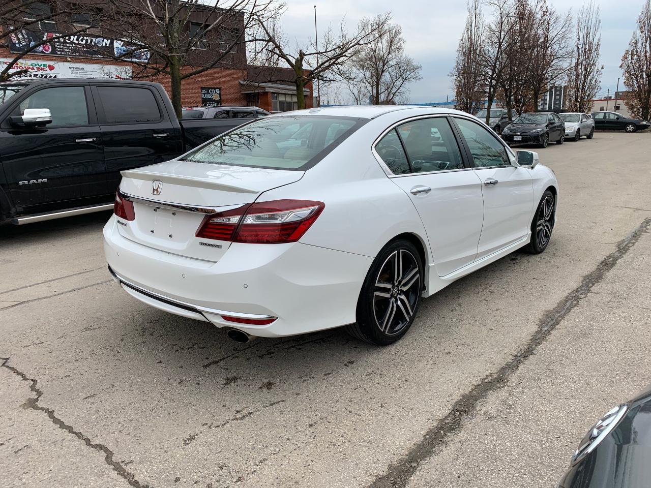 2016 Honda Accord Touring - Photo #3