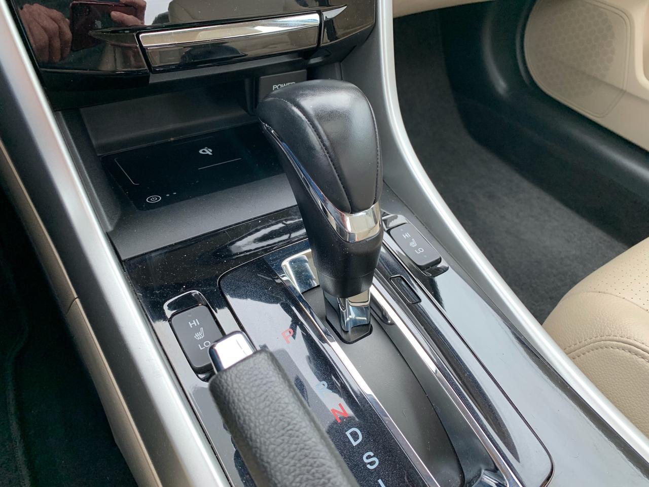 2016 Honda Accord Touring Photo