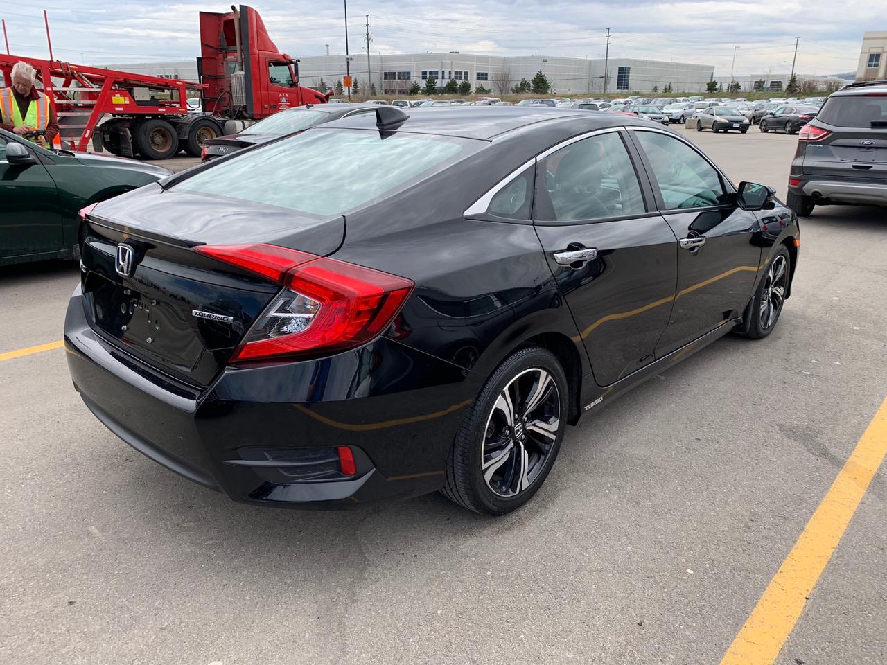 2016 Honda Civic Touring Photo
