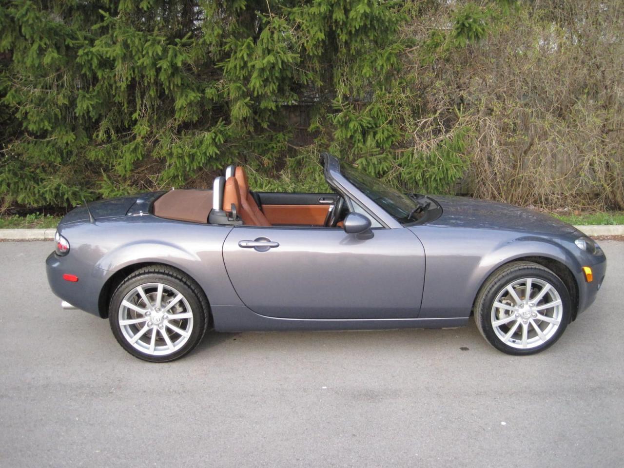 2006 Mazda Miata MX-5 GT - Photo #2