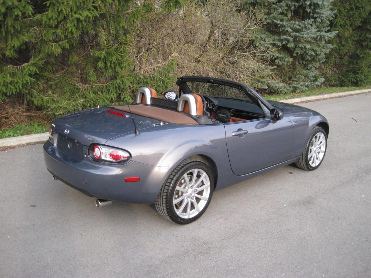 2006 Mazda Miata MX-5 GT Photo2