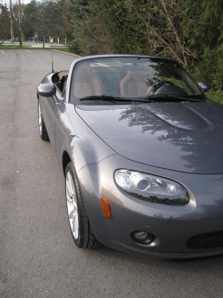 2006 Mazda Miata MX-5 GT - Photo #11
