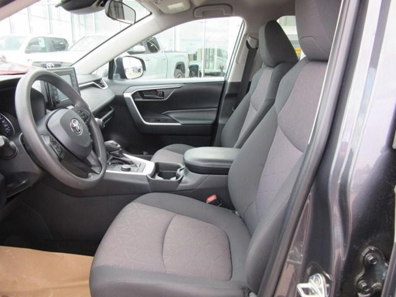2019 Toyota RAV4 Hybrid LE - Photo #16