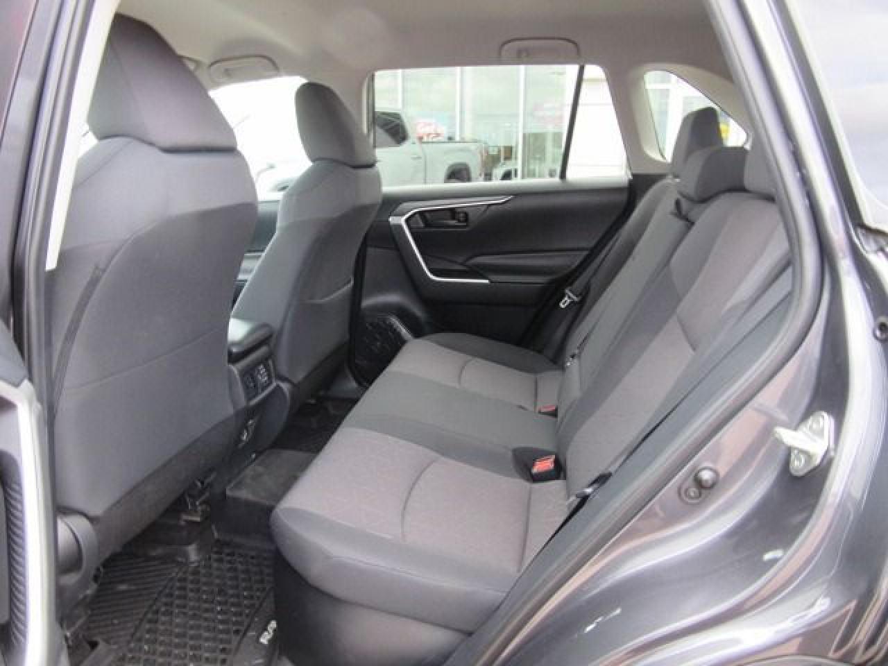 2019 Toyota RAV4 Hybrid LE - Photo #21