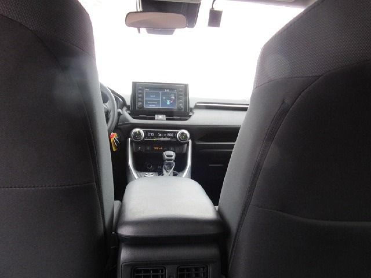 2019 Toyota RAV4 Hybrid LE - Photo #23