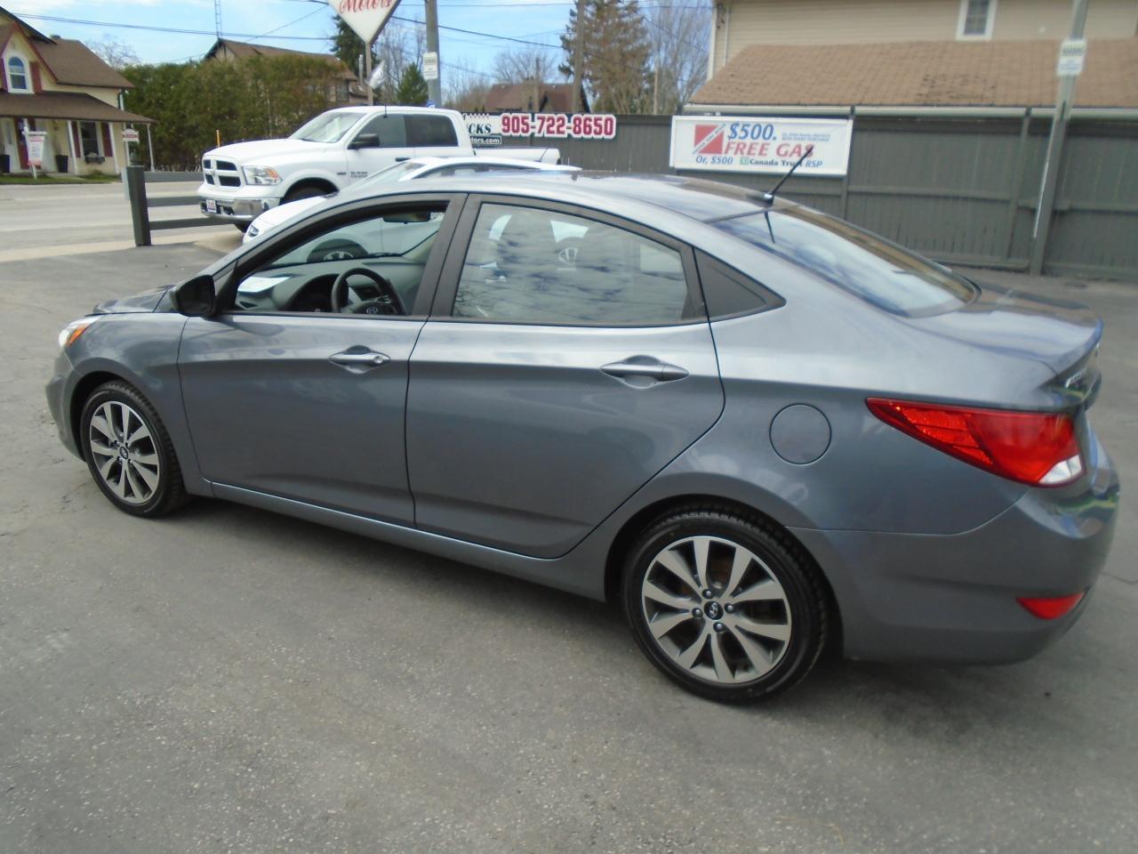 2017 Hyundai Accent SE - Photo #4