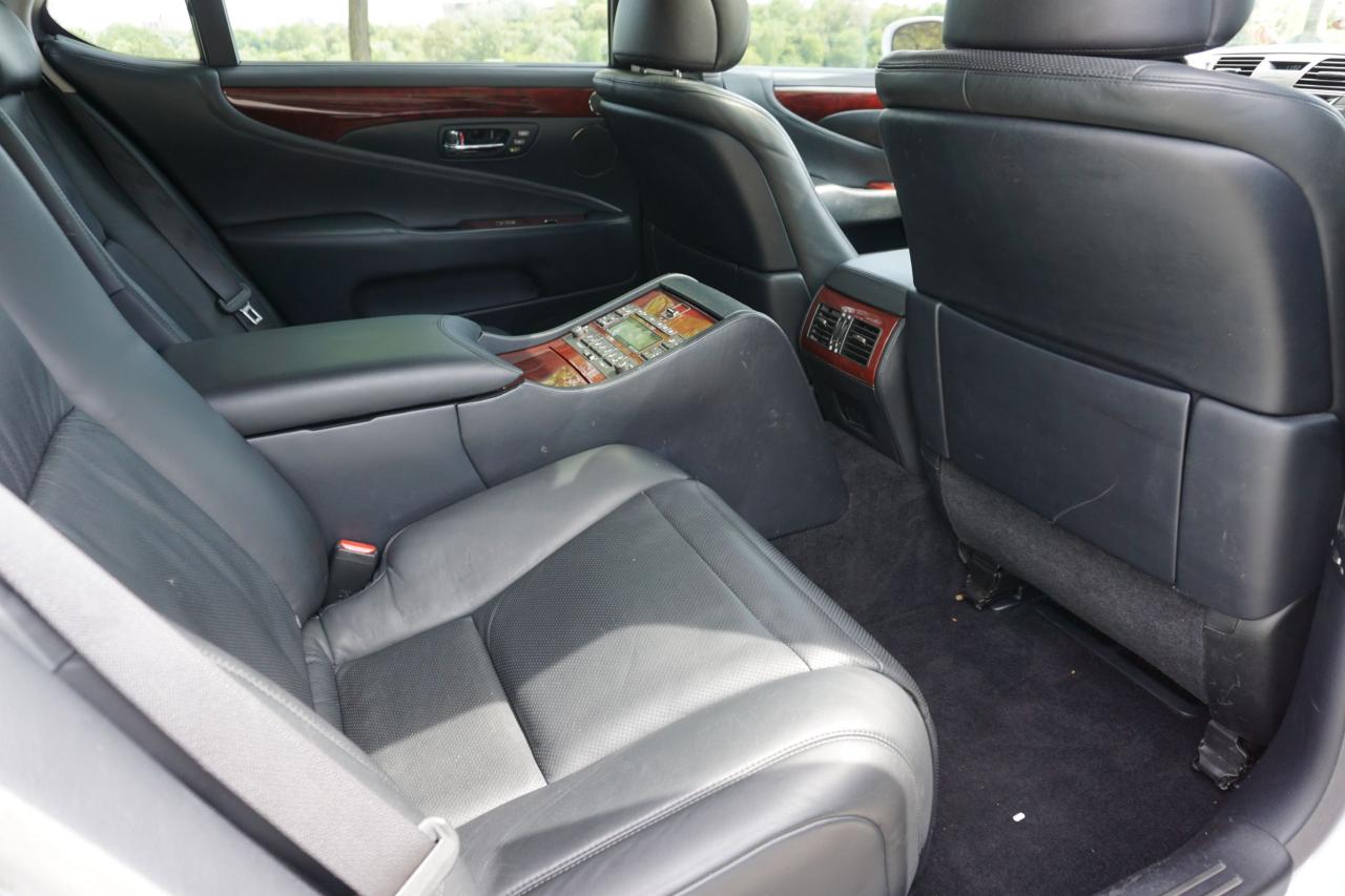 2008 Lexus LS 600H EXECUTIVE PACKAGE / DEALER SERVICED / ONTARIO CAR - Photo #25
