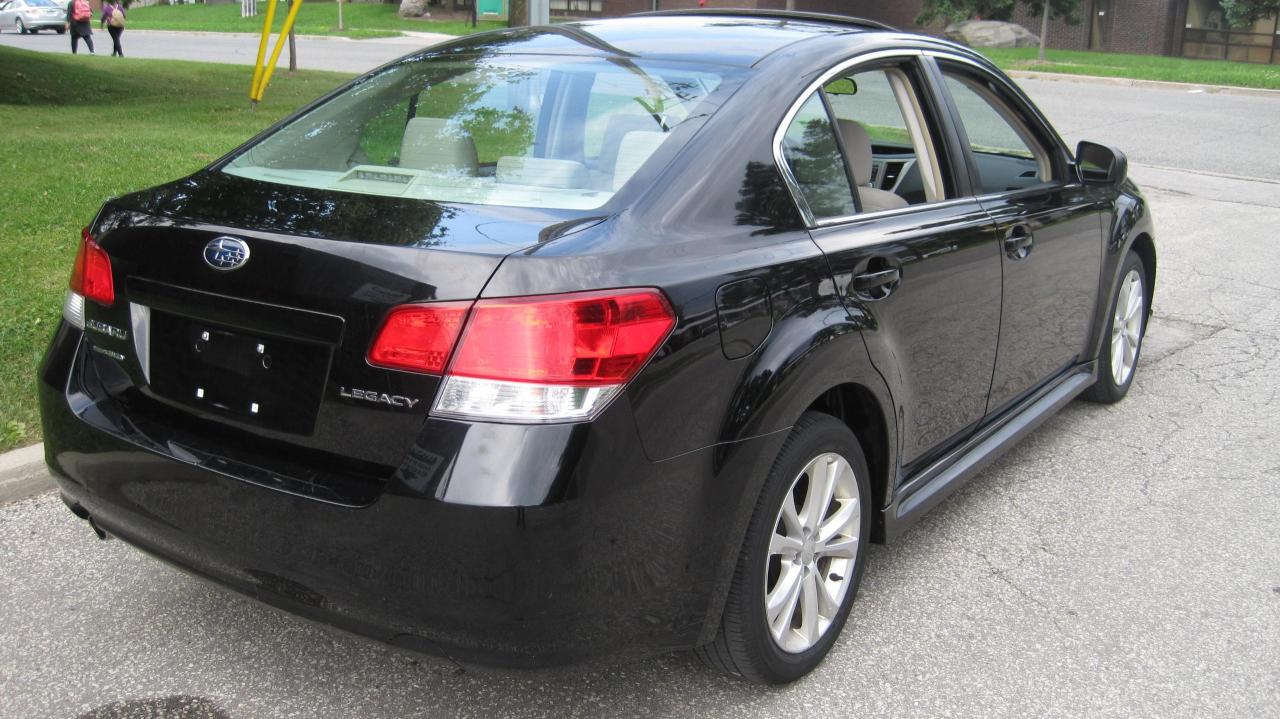 2013 Subaru Legacy 2.5i w/Touring Pkg - ONLY 90K KMS.!! 1 OWNER! Photo2