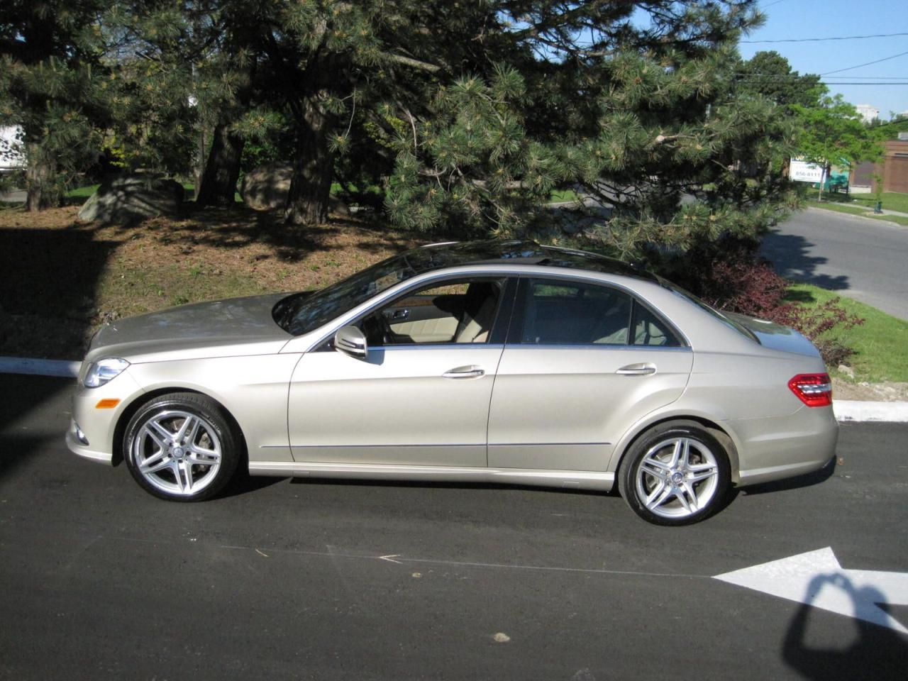 2011 Mercedes-Benz E-Class E CLASS E550 AMG 4MATIC-ONLY 47,091 KMS!! PRISTINE Photo4