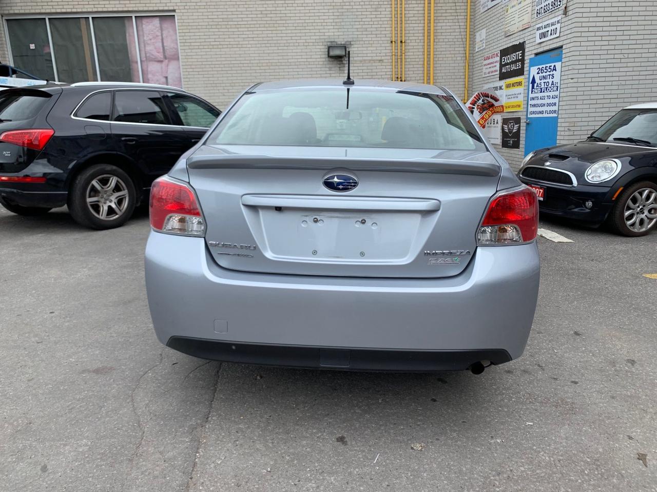 2015 Subaru Impreza Low Mileage, Auto, Heated Seats, No Accidents! Photo4