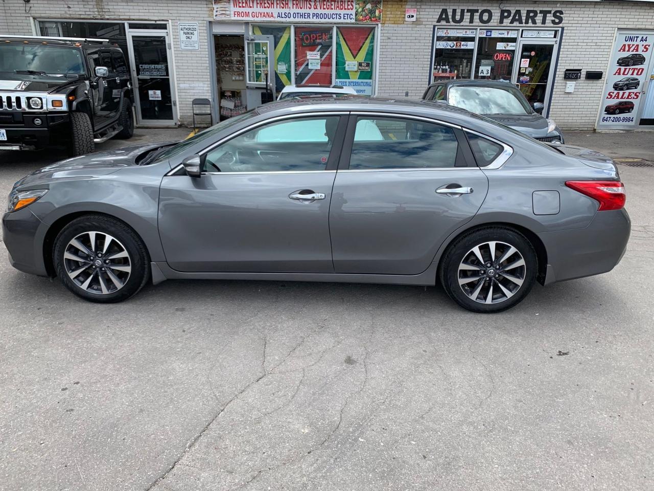 2016 Nissan Altima SL with Leather, Nav, Sunroof - Photo #2