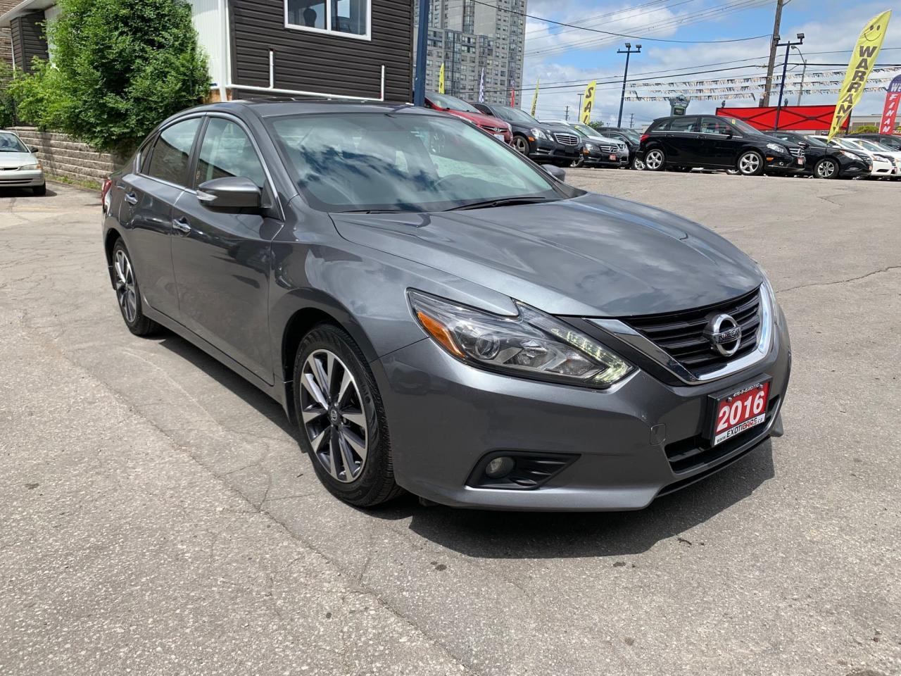 2016 Nissan Altima SL with Leather, Nav, Sunroof - Photo #3