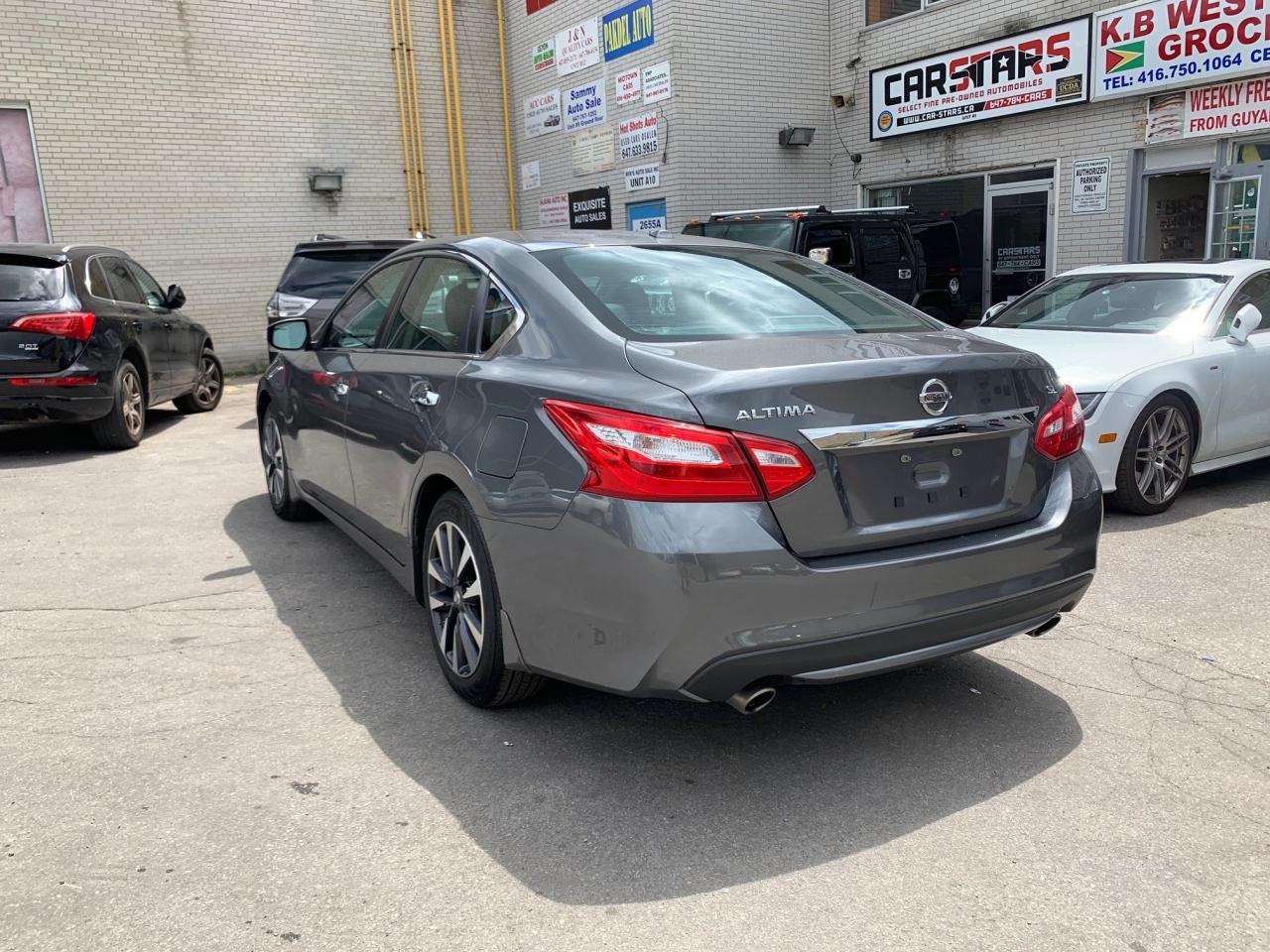2016 Nissan Altima SL with Leather, Nav, Sunroof - Photo #4