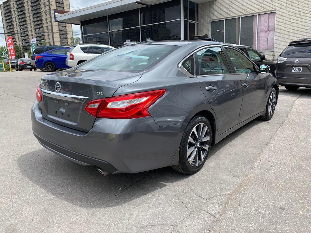 2016 Nissan Altima SL with Leather, Nav, Sunroof - Photo #6