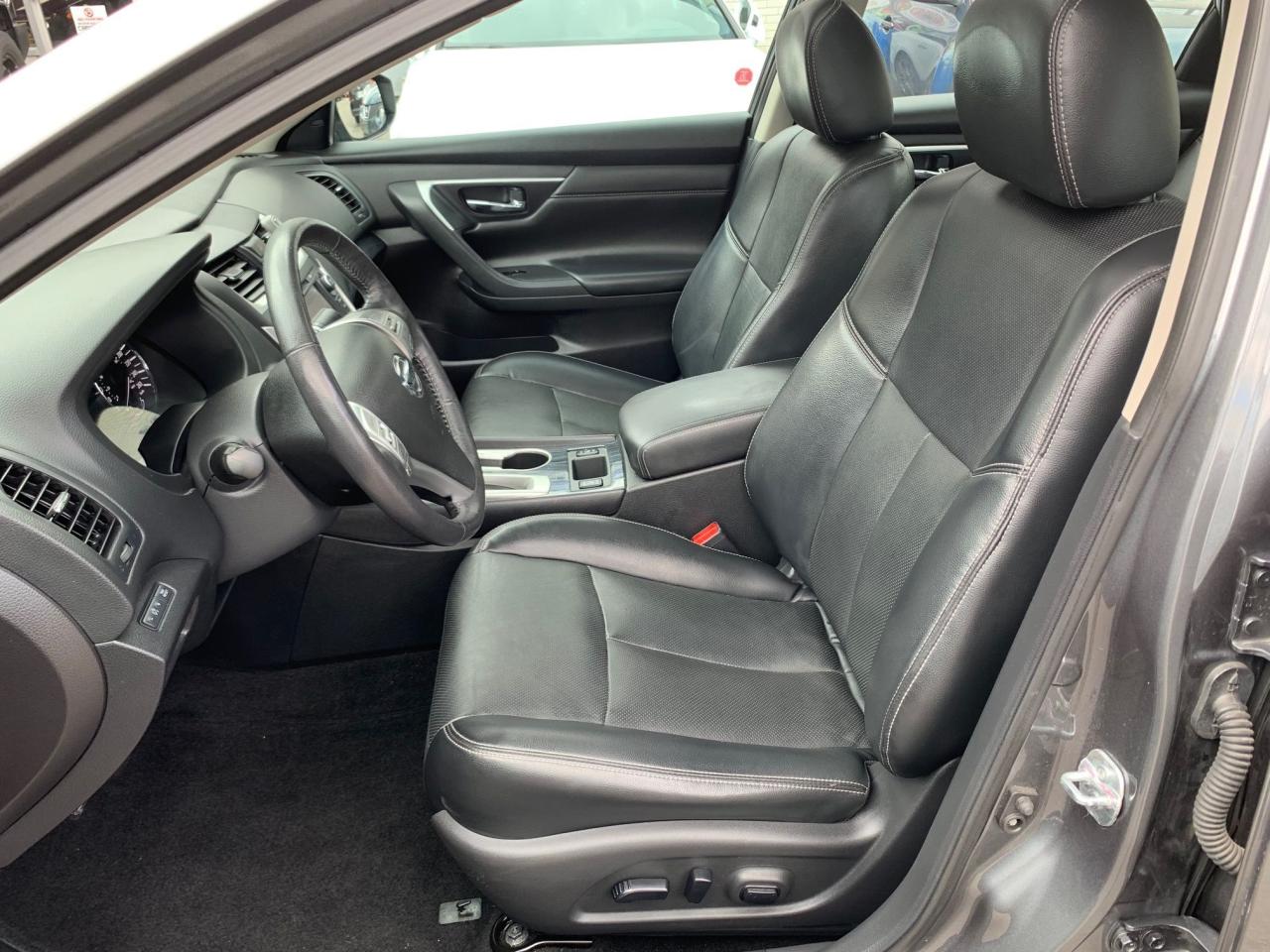 2016 Nissan Altima SL with Leather, Nav, Sunroof - Photo #17