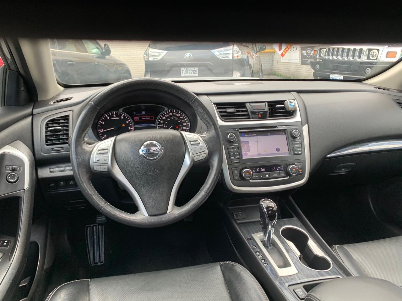 2016 Nissan Altima SL with Leather, Nav, Sunroof - Photo #25