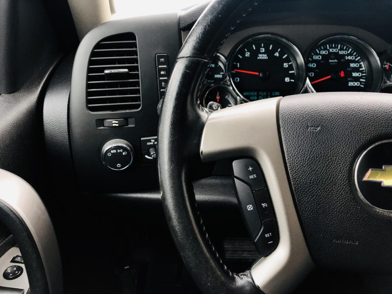 2012 Chevrolet Silverado 1500 |AUTO|4X4|ALLOYS|6 PASSENGER & MUCH MORE! Photo