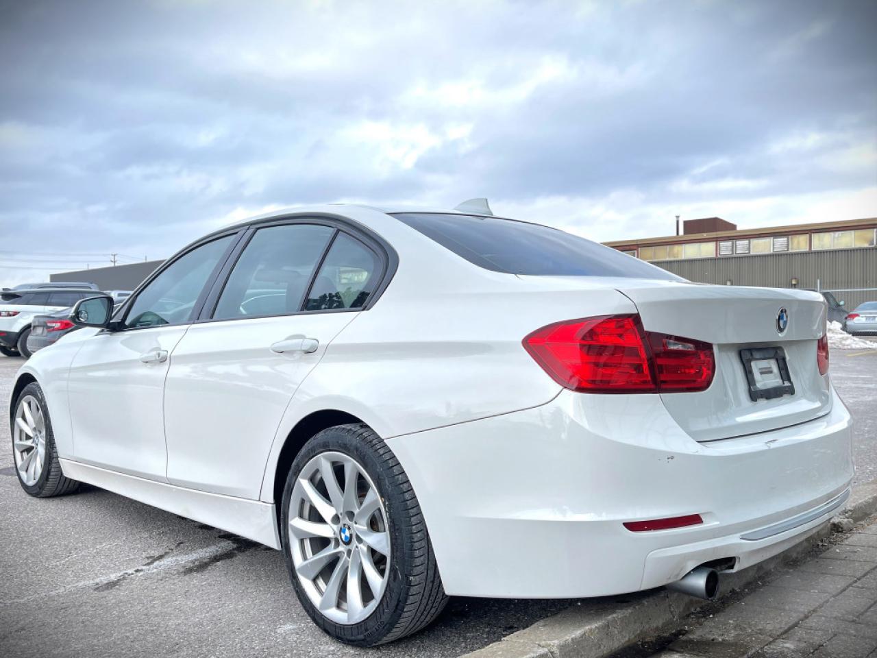 2014 BMW 3 Series 4dr Sdn 320i xDrive AWD Photo4