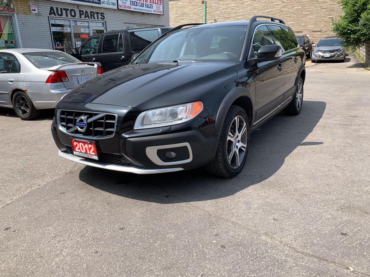2012 Volvo XC70 NAVI, Heated Seats, 300HP T6! - Photo #9