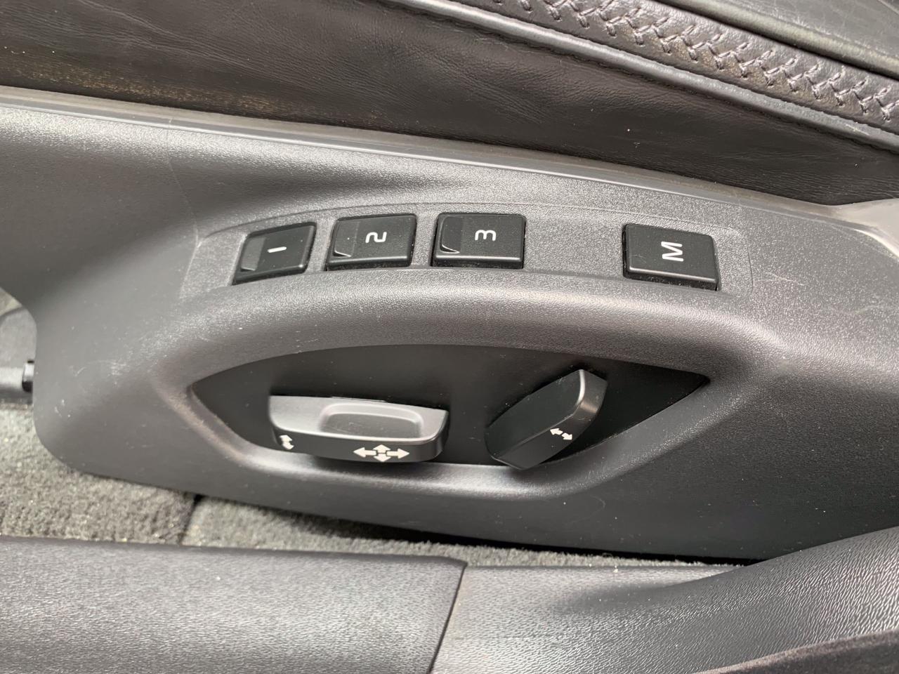 2012 Volvo XC70 NAVI, Heated Seats, 300HP T6! - Photo #20