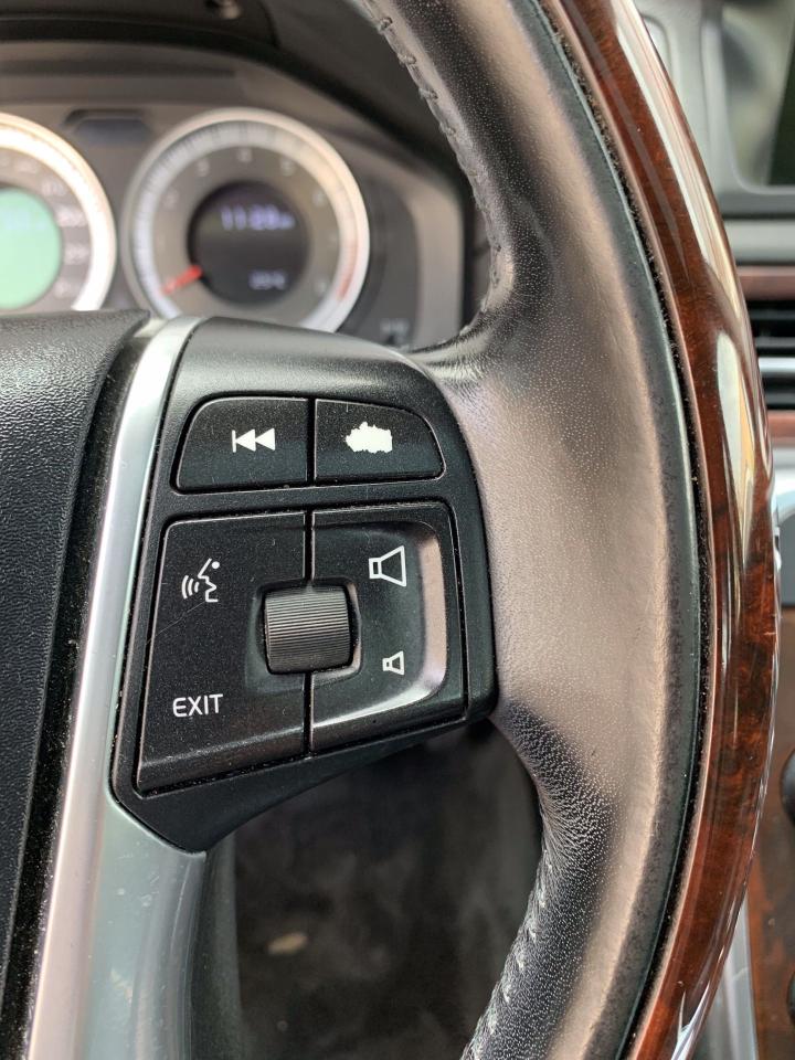 2012 Volvo XC70 NAVI, Heated Seats, 300HP T6! - Photo #29
