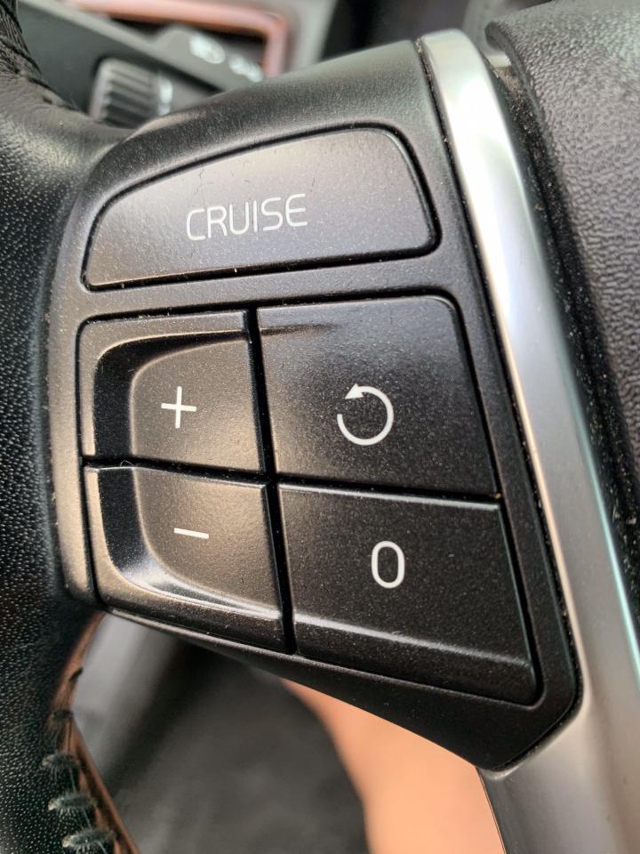 2012 Volvo XC70 NAVI, Heated Seats, 300HP T6! - Photo #30