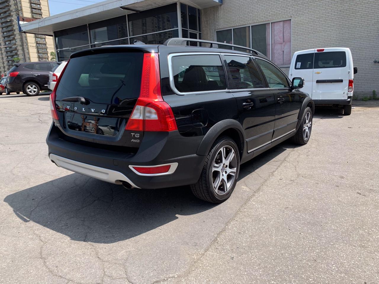 2012 Volvo XC70 NAVI, Heated Seats, 300HP T6! - Photo #32