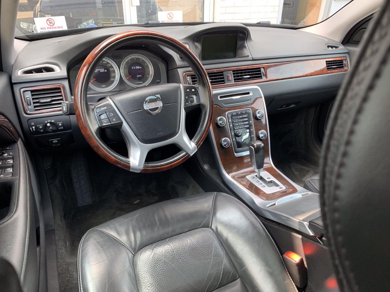 2012 Volvo XC70 NAVI, Heated Seats, 300HP T6! - Photo #35