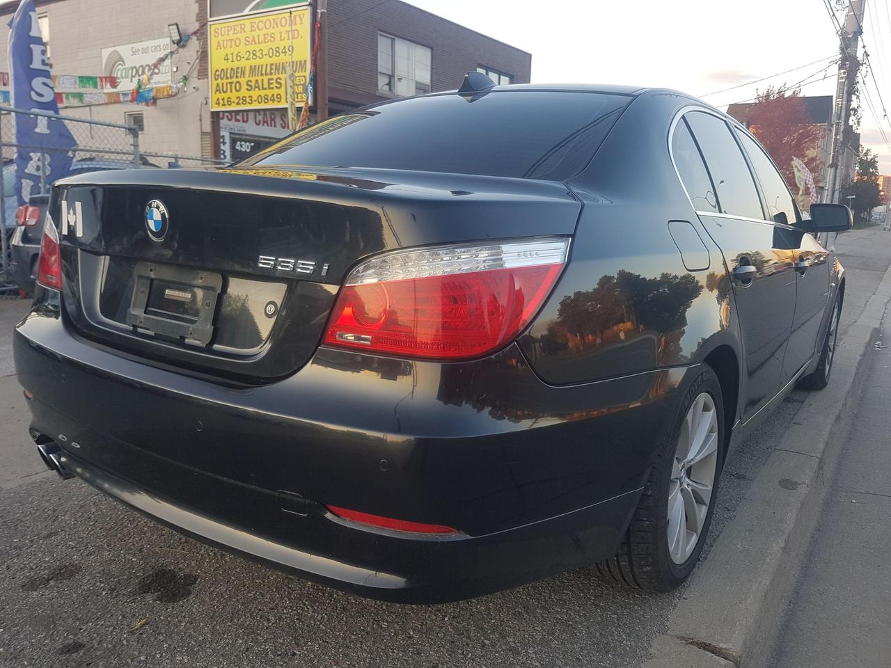 2010 BMW 5 Series 535i xDrive-MINT-NAVI-LEATHER-SUNROOF-BLUETOOTH Photo