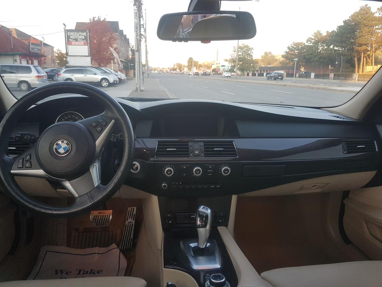 2010 BMW 5 Series 535i xDrive-MINT-NAVI-LEATHER-SUNROOF-BLUETOOTH Photo