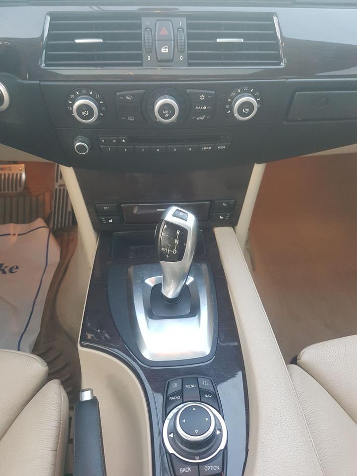 2010 BMW 5 Series 535i xDrive-MINT-NAVI-LEATHER-SUNROOF-BLUETOOTH Photo