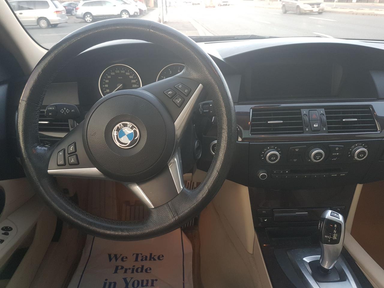 2010 BMW 5 Series 535i xDrive-MINT-NAVI-LEATHER-SUNROOF-BLUETOOTH Photo