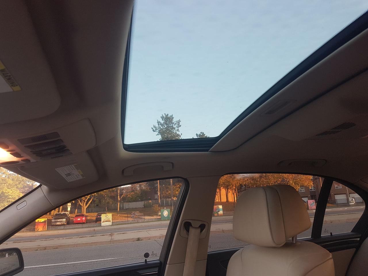 2010 BMW 5 Series 535i xDrive-MINT-NAVI-LEATHER-SUNROOF-BLUETOOTH Photo