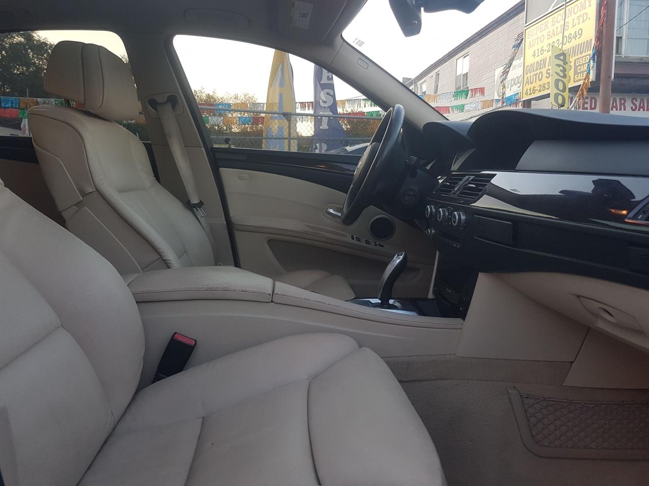 2010 BMW 5 Series 535i xDrive-MINT-NAVI-LEATHER-SUNROOF-BLUETOOTH Photo