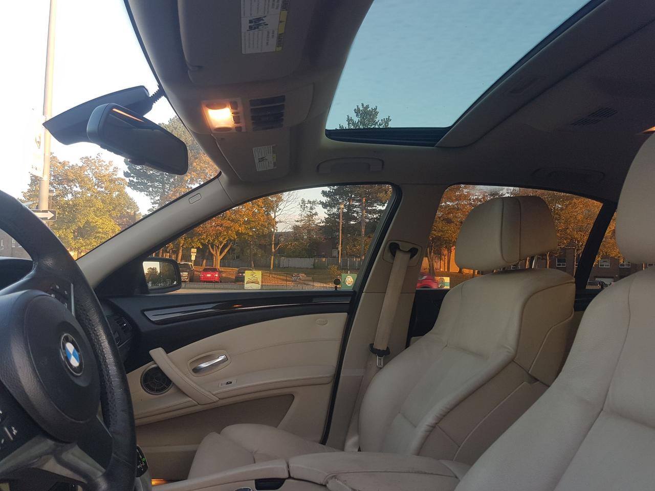 2010 BMW 5 Series 535i xDrive-MINT-NAVI-LEATHER-SUNROOF-BLUETOOTH Photo