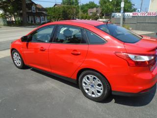 2012 Ford Focus SE - Photo #4