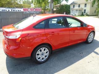 2012 Ford Focus SE - Photo #9