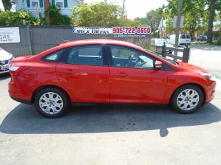 2012 Ford Focus SE - Photo #10