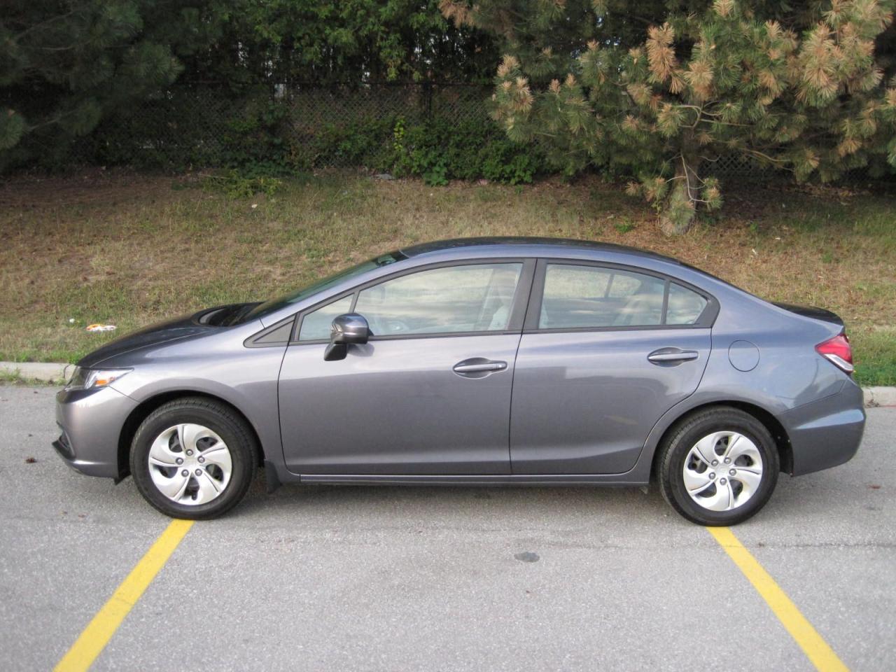 2014 Honda Civic LX - ONLY 20,499  KMS & 1 SR. OWNER!!! Photo4