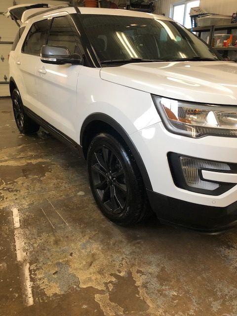 2017 Ford Explorer XLT - Photo #4