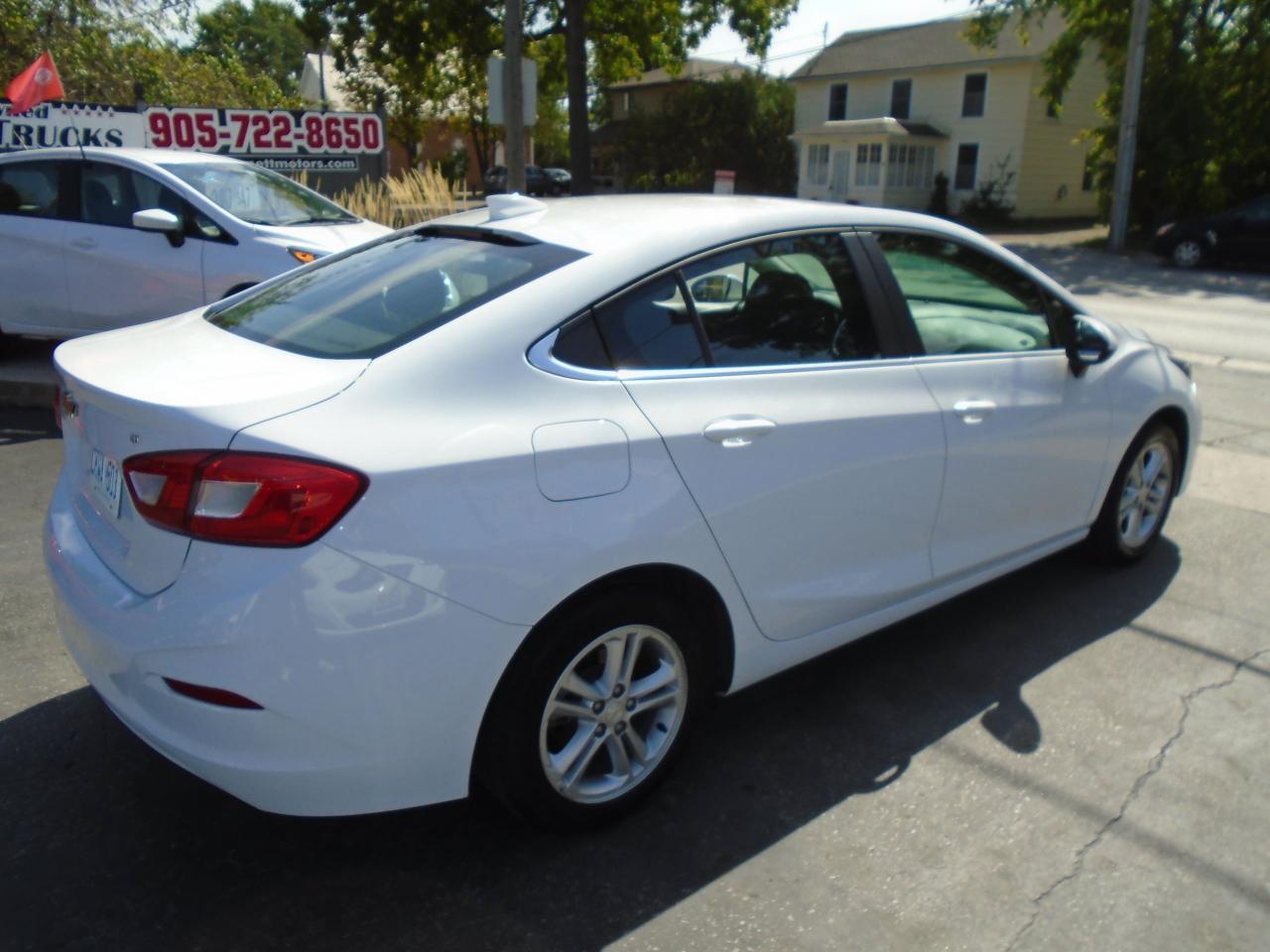 2018 Chevrolet Cruze LT - Photo #5