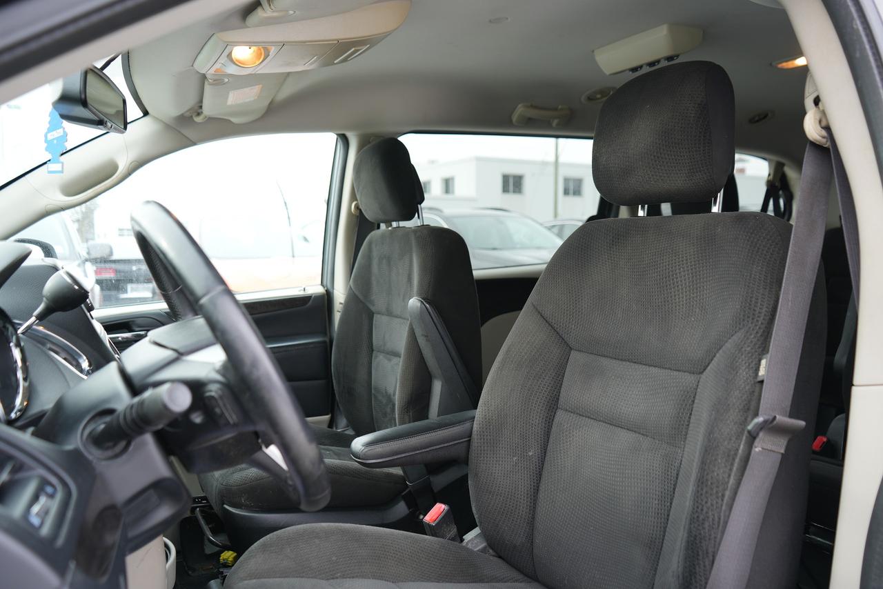 2016 Dodge Grand Caravan SXT Photo