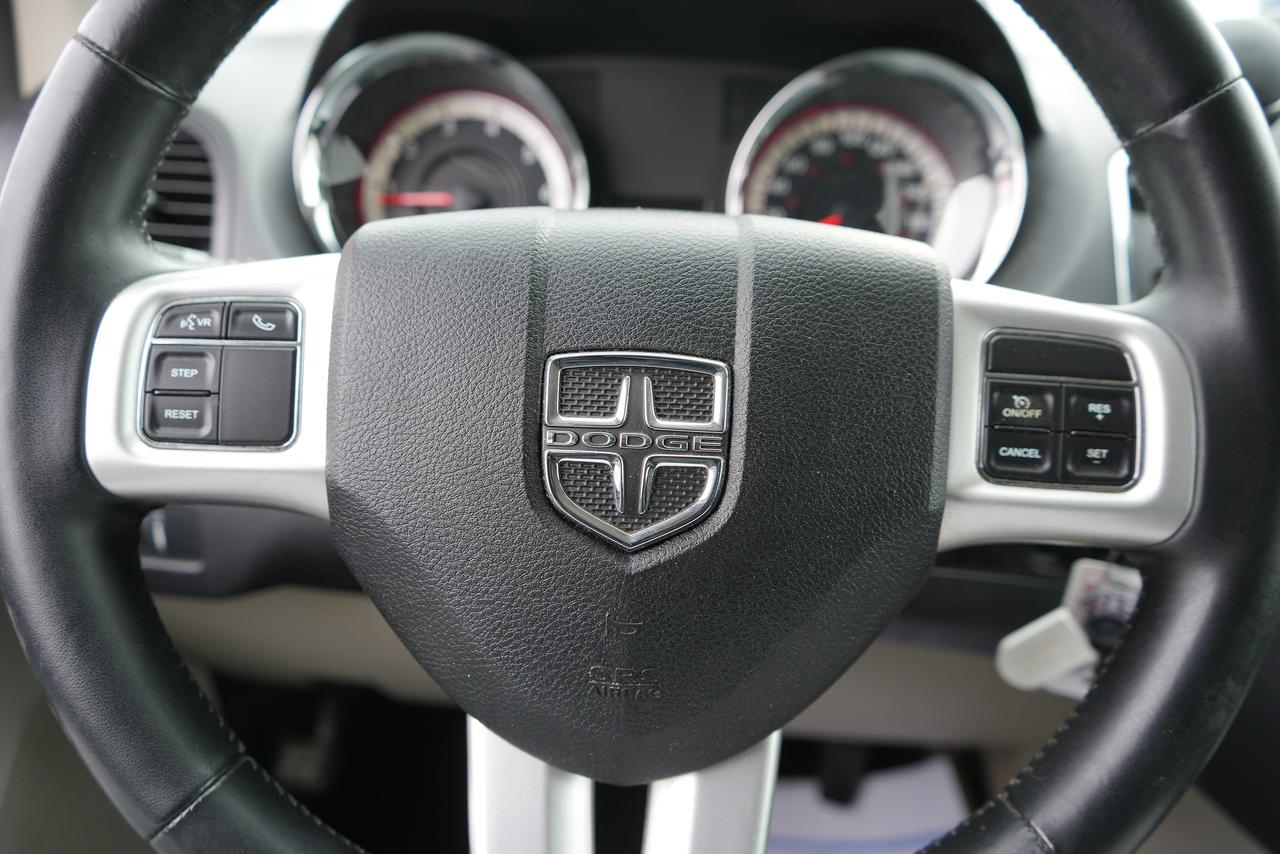 2016 Dodge Grand Caravan SXT Photo