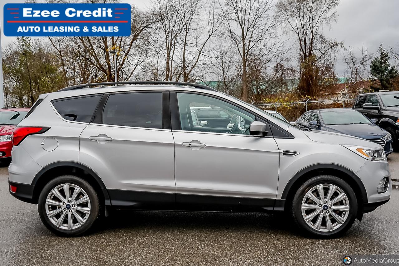 2019 Ford Escape SEL Photo2