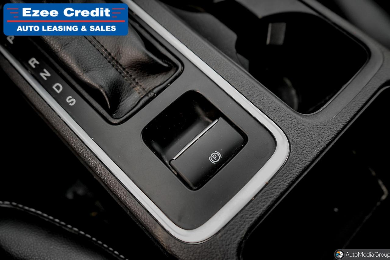 2019 Ford Escape SEL Photo56