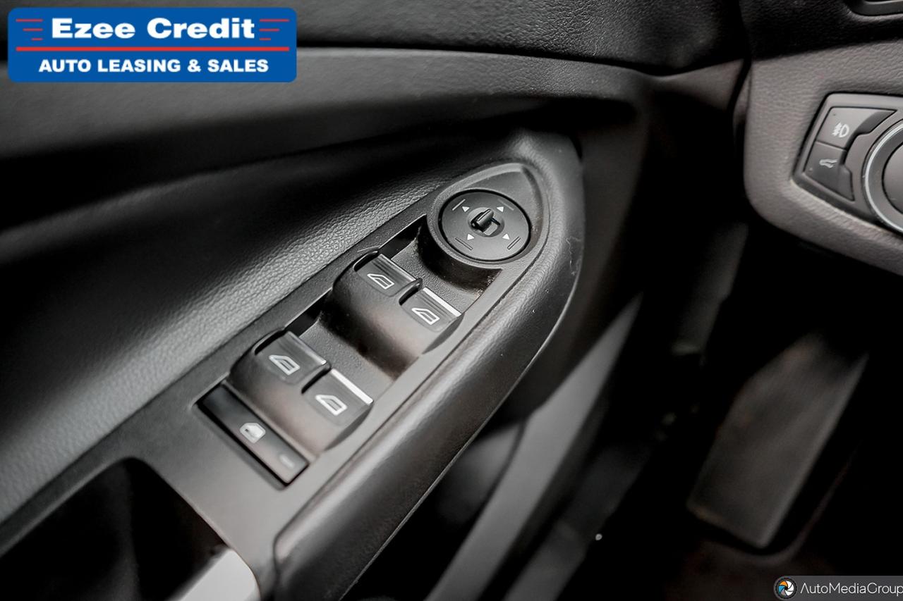 2019 Ford Escape SEL Photo50